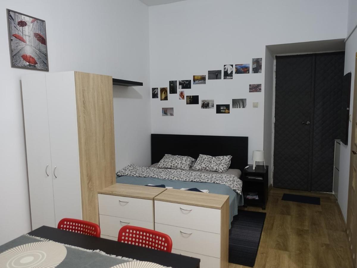 Umbrella Guest Rooms Krakow Exterior photo